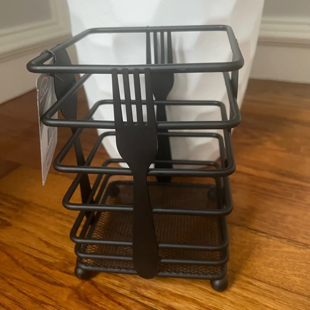 CUTE.. Metal Utensil Holder